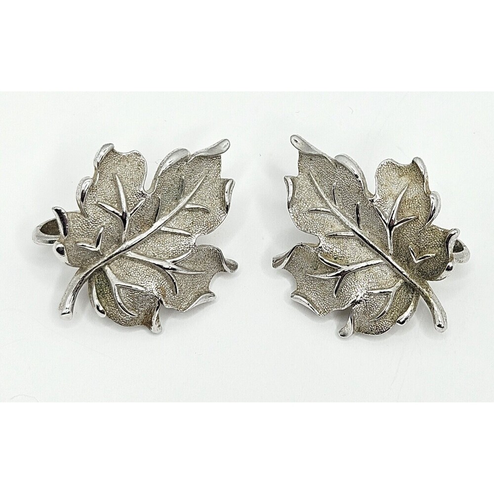 CROWN TRIFARI Shiny Silver Tone Matte Maple Leaf  Clip Earrings Vintage 1.25"
